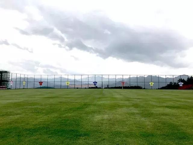 田馥甄助阵选手,都匀足球小镇音乐节田馥甄