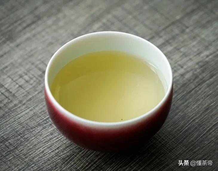 白茶为什么越老越好,白茶为啥时间久了会碎