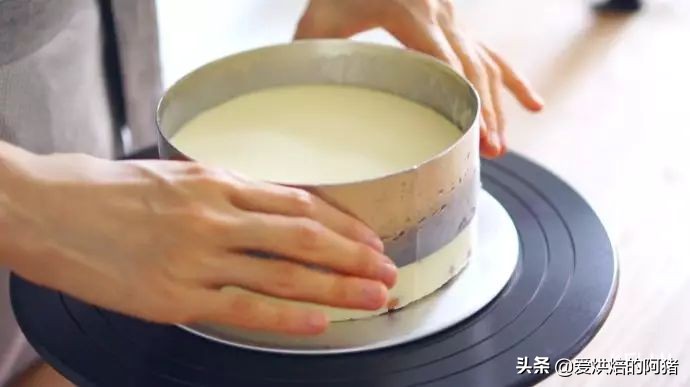 提拉米苏不用隔热打发蛋黄的方法,提拉米苏放蛋黄有什么用