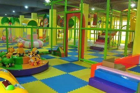 儿童充气式蹦蹦床滑梯,孩子玩的蹦床设备