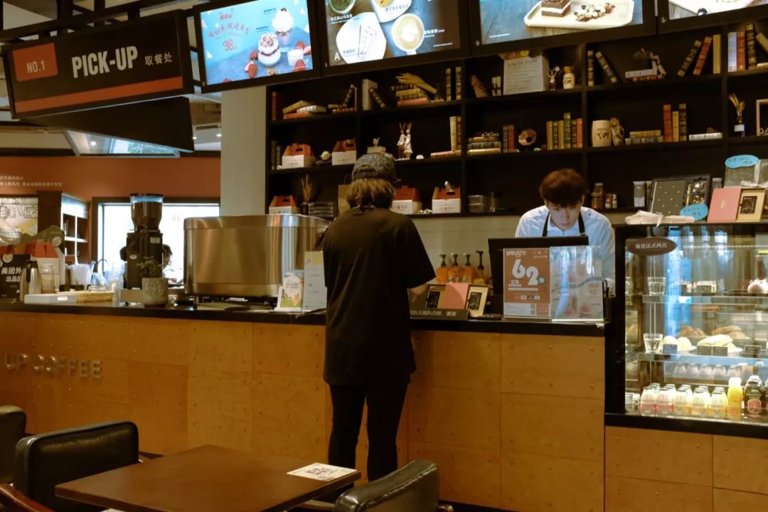 我和男朋友一起上班,我和男朋友在同一家公司实习