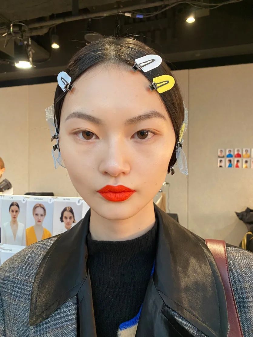 奢侈品下场battle卖口红，爱马仕、周仰杰，该买哪一支？