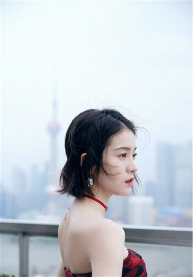 黑长直有什么简单俏皮的发型,黑长直发型又简单又好看