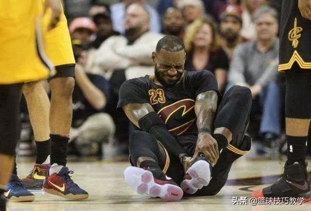 高帮球鞋和低帮球鞋的区别在哪,你会怎么选?