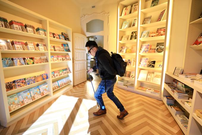 米拉之家是什么风格建筑,和米拉之家相似的建筑