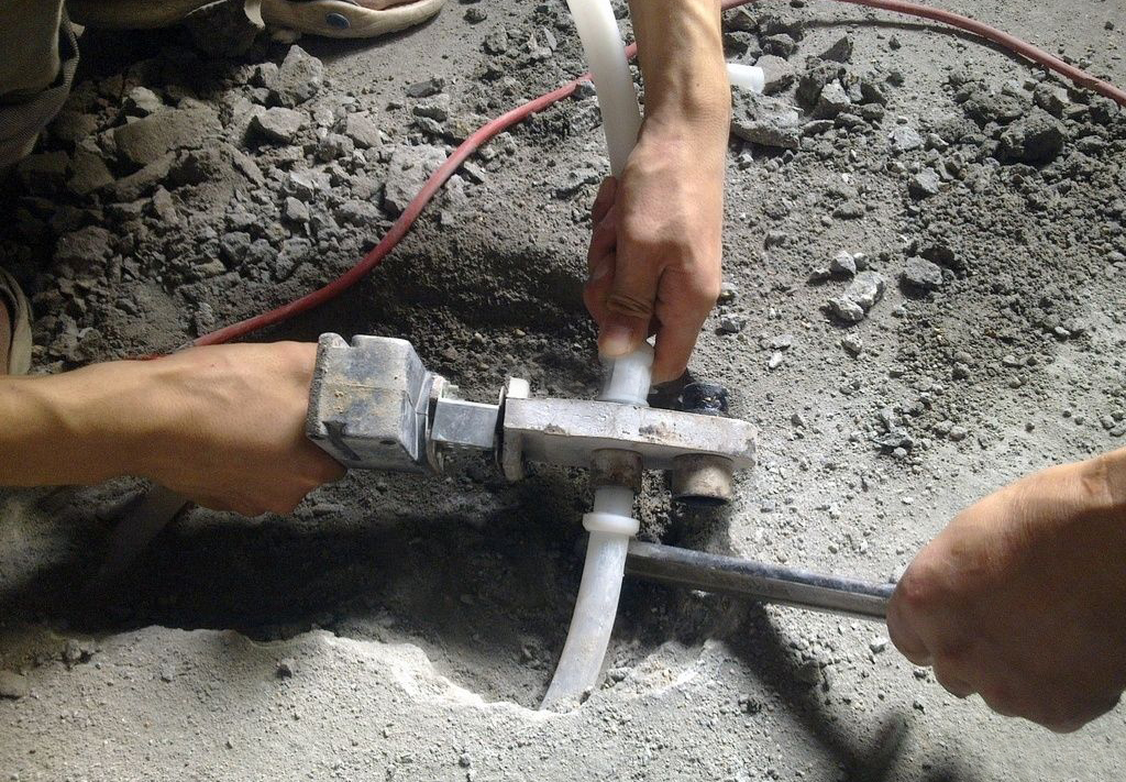 地暖如何修补不影响后期清洗,地暖防水层破坏一块怎么修补