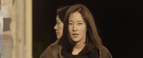 千万不要接来自过去的电话，女主救活了爸爸，但恶魔杀手也跟来了