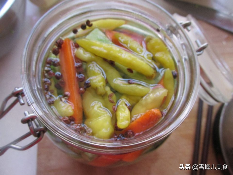 四川腌制酸菜第二天就能吃的方法,怎样腌的四川酸菜又快又酸