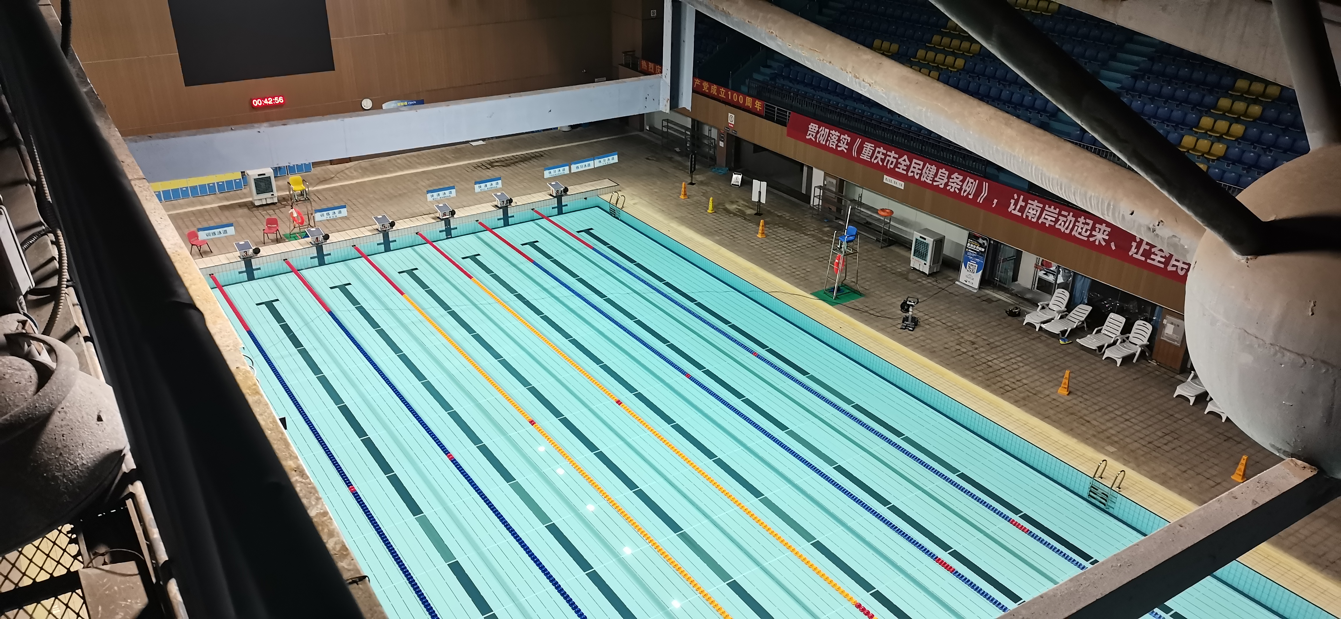 惟亚蒂体育照明灯具厂家,亚明照明led篮球场照明灯