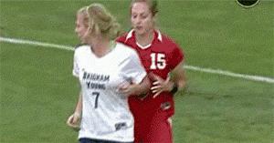 足球场上的爆笑瞬间,足球场上爆笑视频