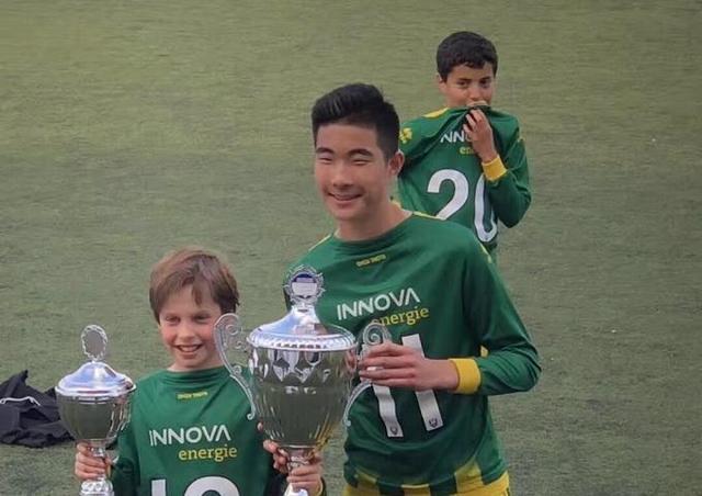 富二代才能踢足球,富二代踢球