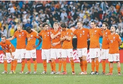 荷兰7号罗本过人,罗本最精彩的一球