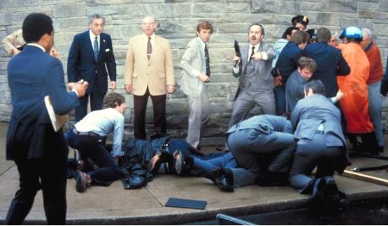 里根遇刺的真实原因,里根总统遇刺案保镖挡子弹