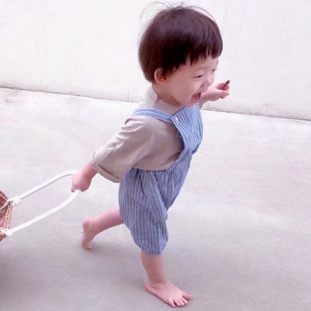 宝宝衣物尺码怎么选,婴儿长得快衣服该怎么买合适