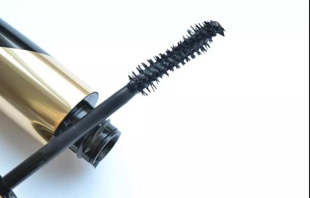 假睫毛适合的睫毛膏,刷睫毛膏是不是不用贴假睫毛了