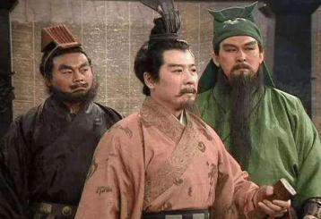 刘备三顾茅庐孔明愿为主公效劳,刘备三顾茅庐诸葛亮万万没想到