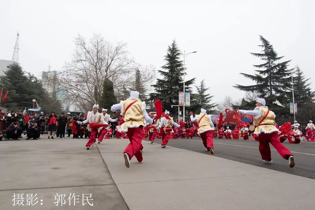 城关镇社火表演安塞腰鼓,社火打腰鼓