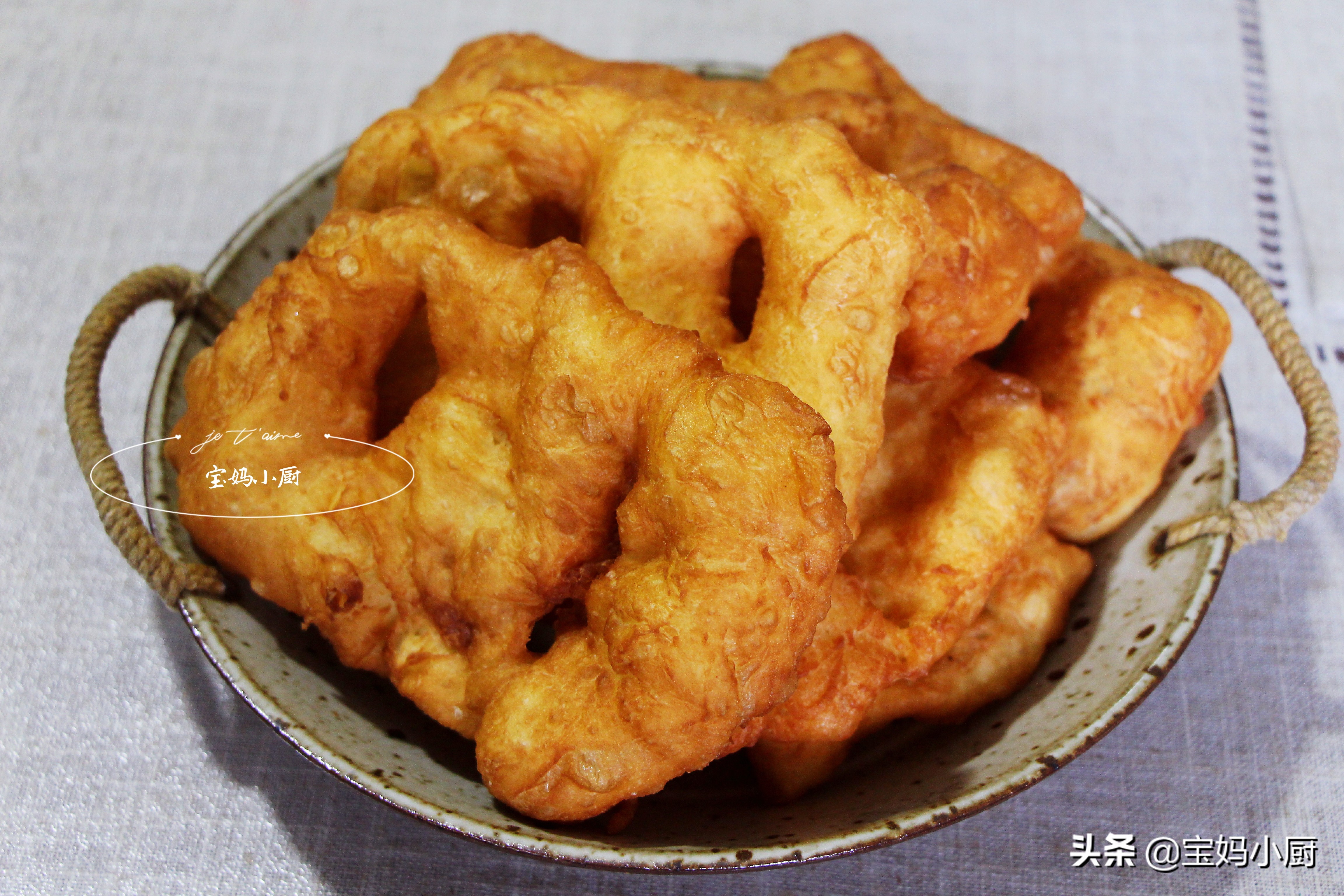 家庭自制早餐油饼,家庭自制美味油饼的小技巧