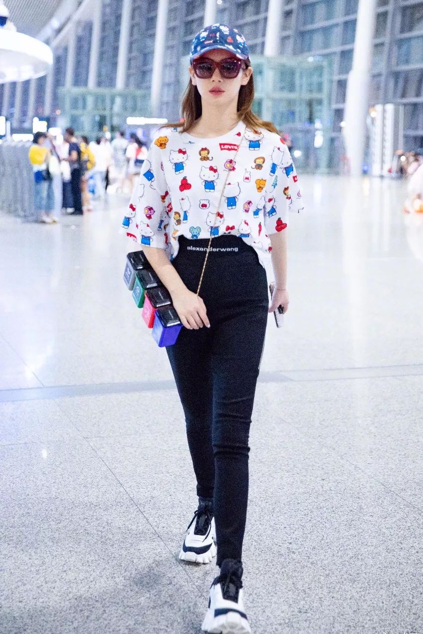 戚薇垃圾分类,戚薇好看的包