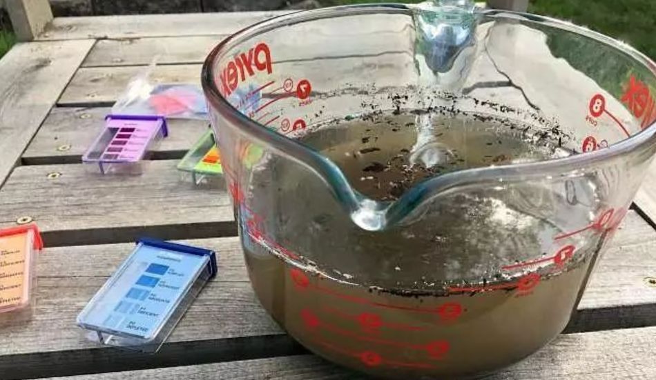 买测酸性碱性的试纸,ph试纸怎么测土壤酸碱度