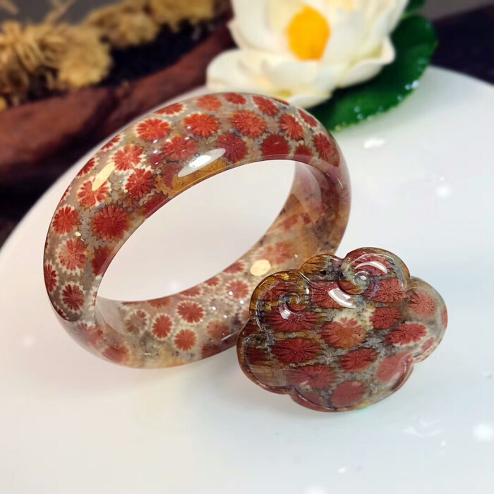 最顶级珊瑚玉图片欣赏,中华奇石山全景