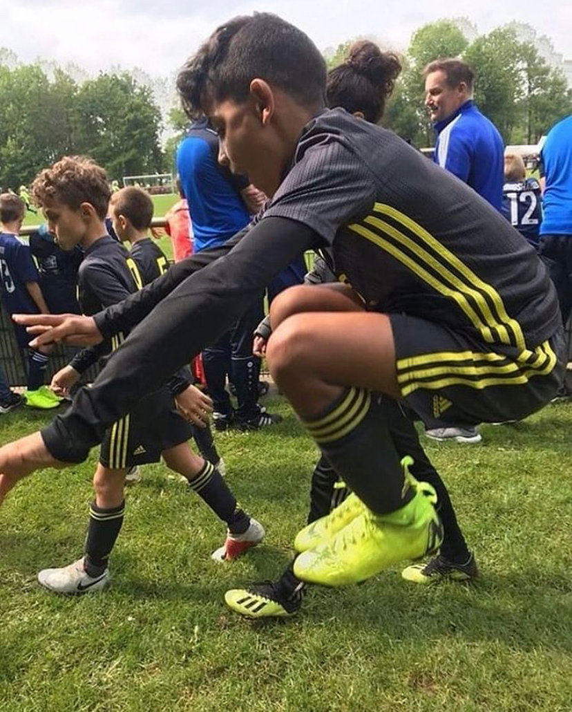 c罗小儿子帅照高清原图,c罗年轻的照片和儿子对比