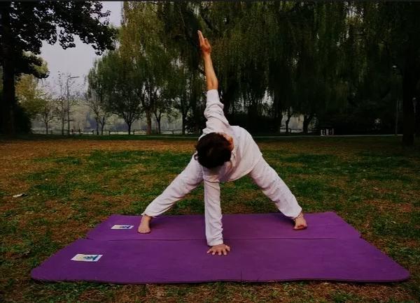 乘风破浪的瑜伽姐姐，保洁阿姨的逆袭之路