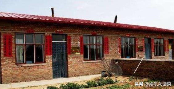 在农村买了房还可以申请宅基地吗,农村有房在城里买房要不要迁户口