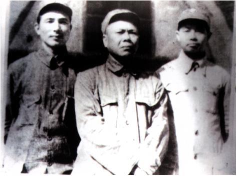 他是我军悍将，外号叫“红玫瑰”，伟人警告大家：你们最好少惹他