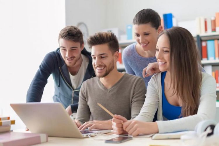 西班牙选什么专业最好,西班牙本科旅游专业名校推荐