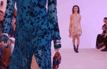 入手第一只大牌包,准备入手第1辆车有啥建议