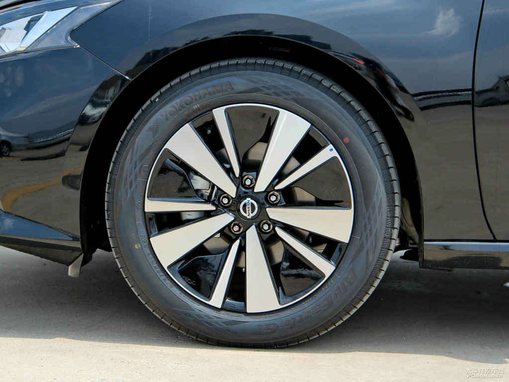 2020日产天籁altima极限测试,文武双全的日产天籁altima