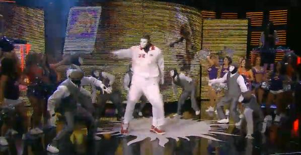 库里全明星被字母哥隔扣中文解说,库里全明星赛16记三分奥尼尔