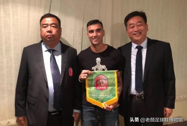 悲伤笼罩,悲伤笼罩巴黎