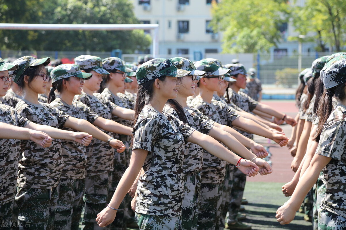 军训虽苦机会难得且行且珍惜,惜时如金高中