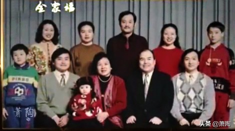 李谷一替他改名侯耀文将他收编他却是马季徒弟他搭档更了不得