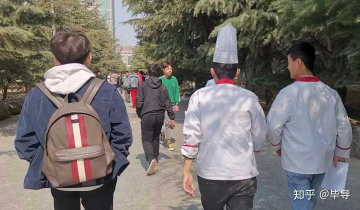 上蓝翔技校有哪些条件,我在蓝翔技校的亲身经历