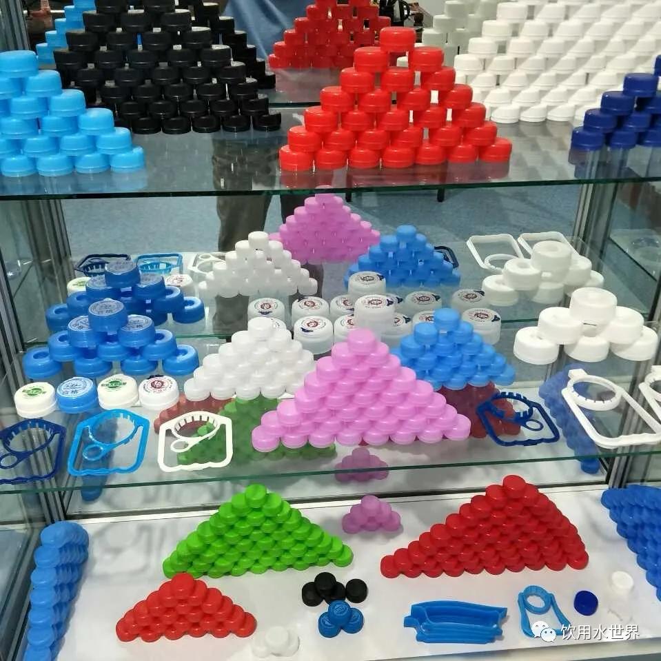 宏亮制盖，专注水盖21年，深受数百家饮用水企业信赖！