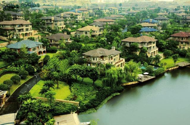 重庆的富人都在哪里买别墅,重庆的富人一般住在什么地方