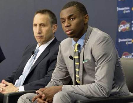 从万众期待到争议不止,从万众期待到千夫所指