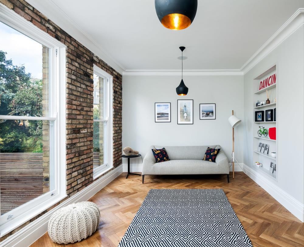 客厅面积小，过得太压抑？3种方法让空间变大一倍