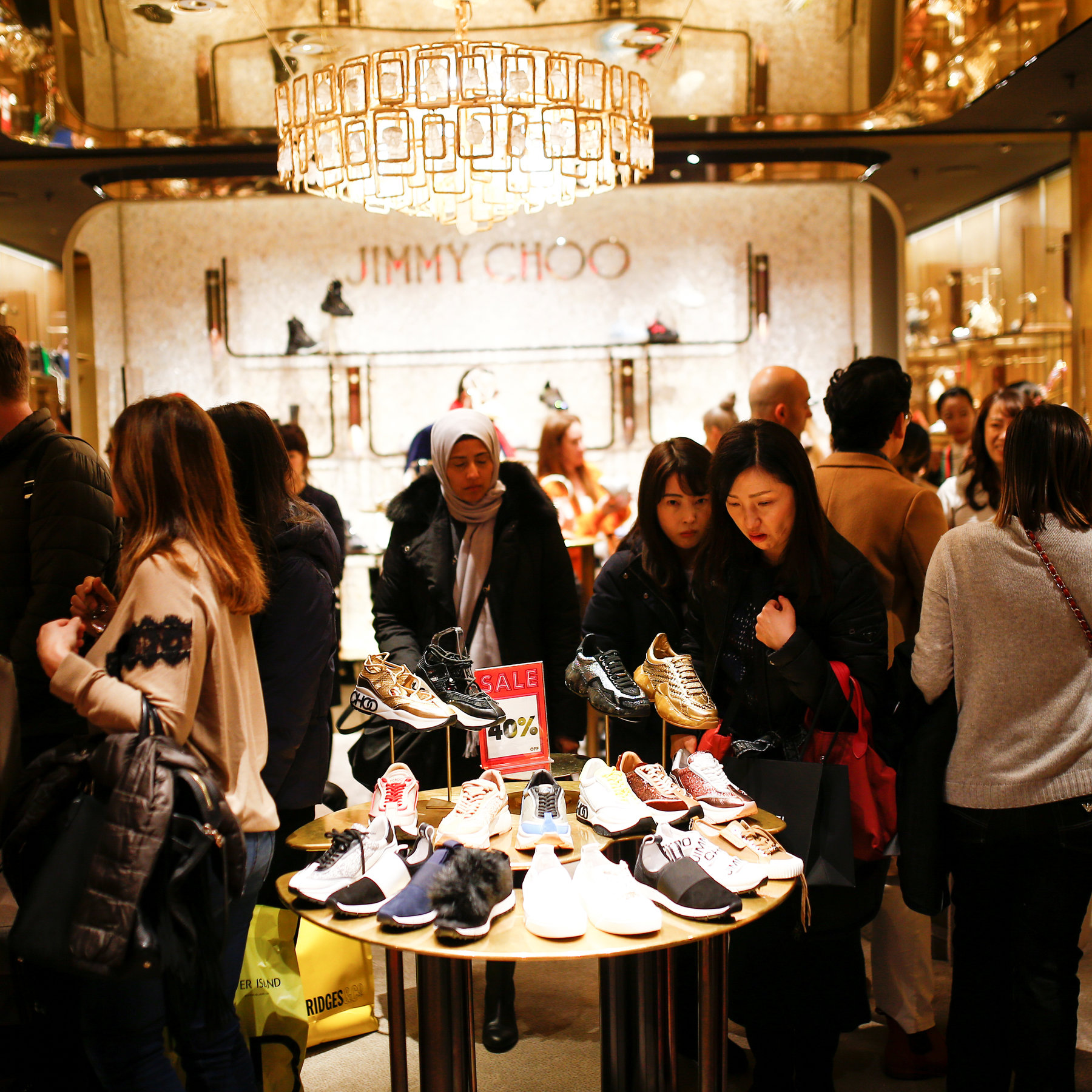 国内奢侈品销售额变化情况,中国奢侈品市场现状