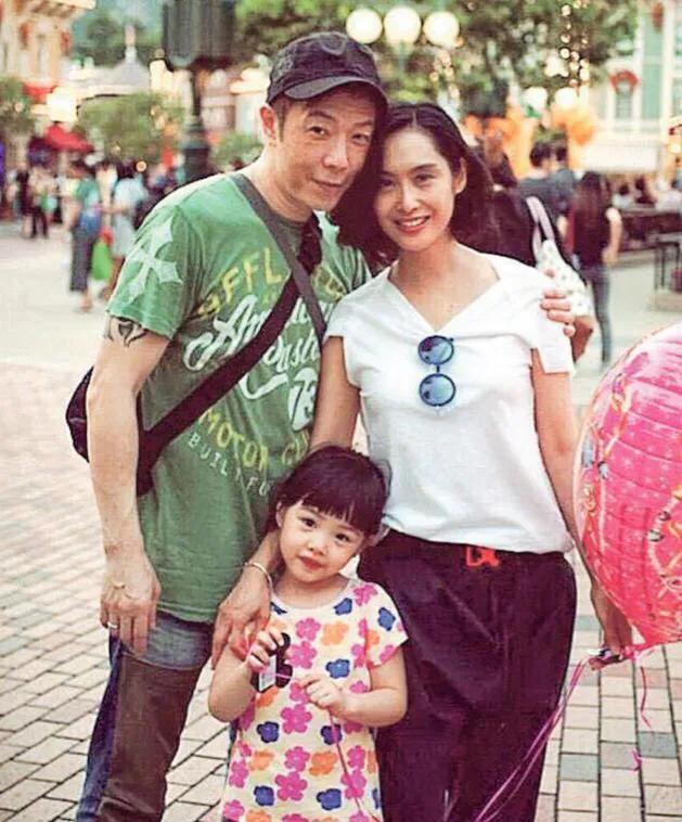 朱茵是黄贯中火的时候认识的吗,黄贯中说朱茵是他一生最大的运气