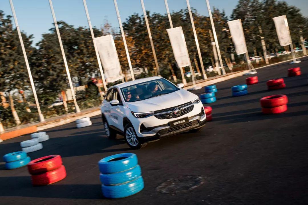 *疆新**之大700公里走不完猜猜全新一代昂科拉去了哪