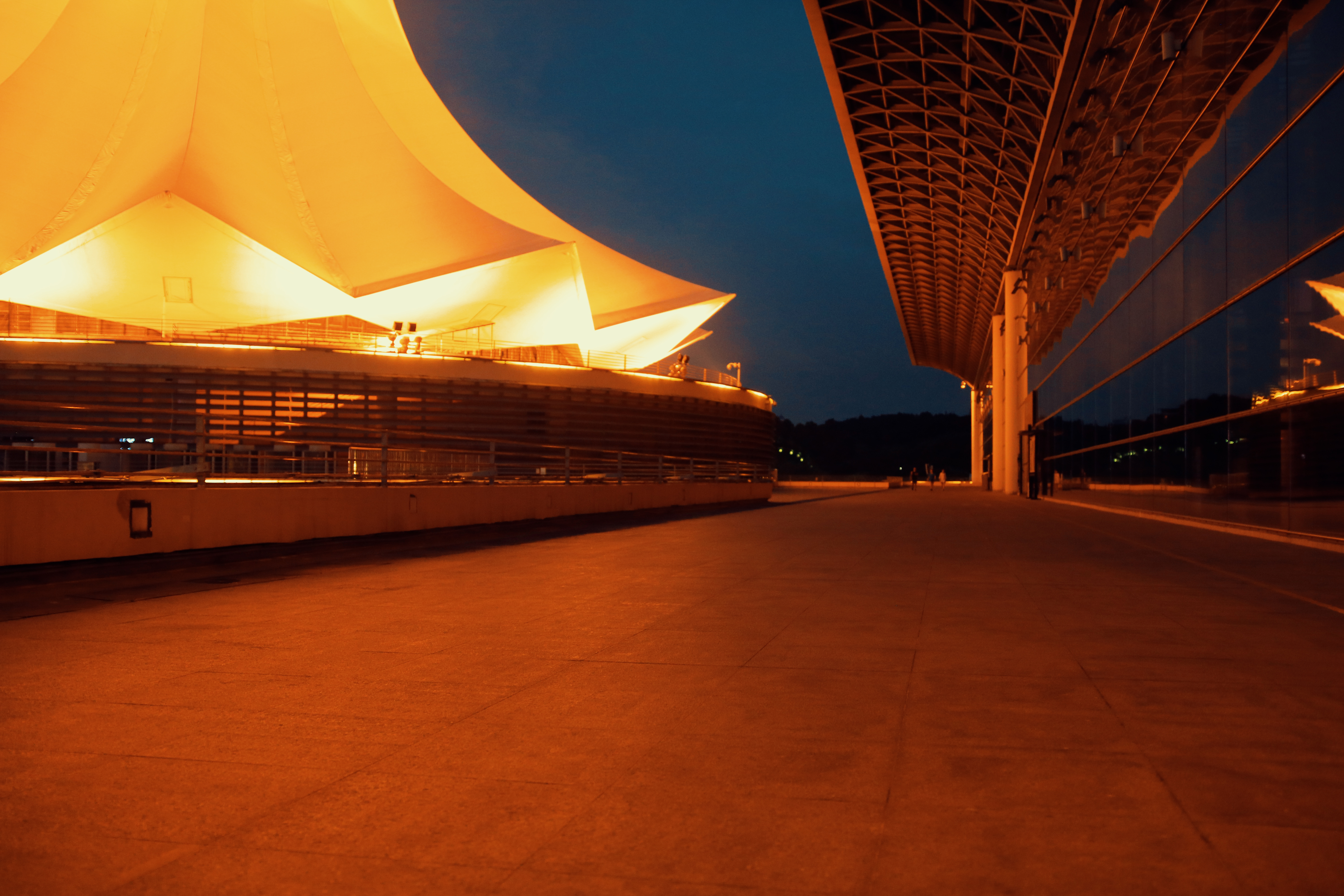 如何操作单反相机的手动对焦,单反自动对焦和手动对焦