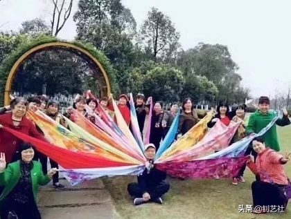 中国大妈式旅游拍照,中国大妈拍照十大姿势