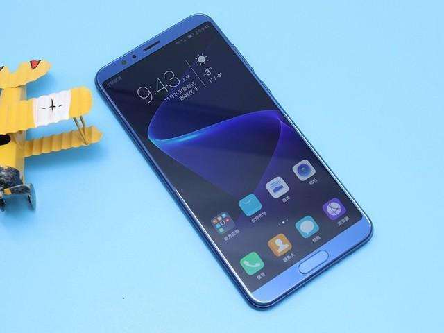 华为手机与vivo手机哪个更好用些,华为和vivo使用3年后哪个更流畅