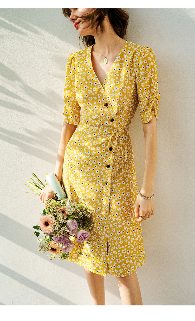 每个女人都需要一条印花裙！如姚晨、白宇一般，美成一道风景线