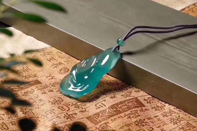 购买翡翠擦亮眼，这8种翡翠不能买，土豪级玩家随意