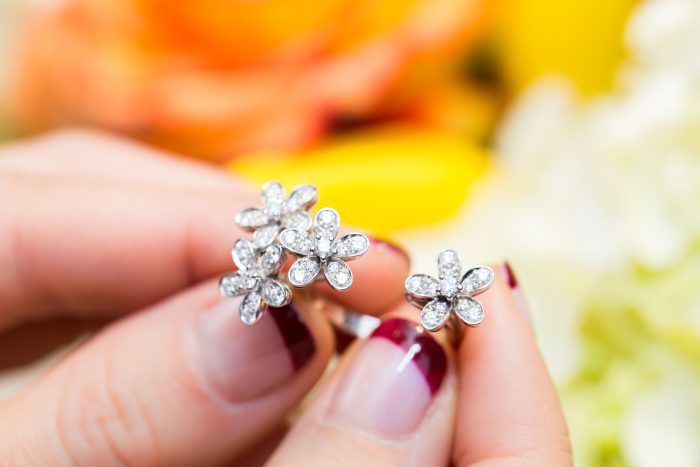 三亚梵克雅宝精品店详细地址,梵克雅宝精品店回收